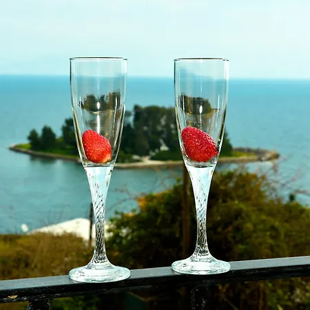 Corfu Story * Πέραμα